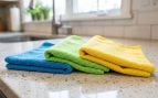 Los expertos en limpieza coinciden: los colores de las bayetas de microfibra no son casuales, sino que cada una está destinada a limpiar una zona concreta del hogar