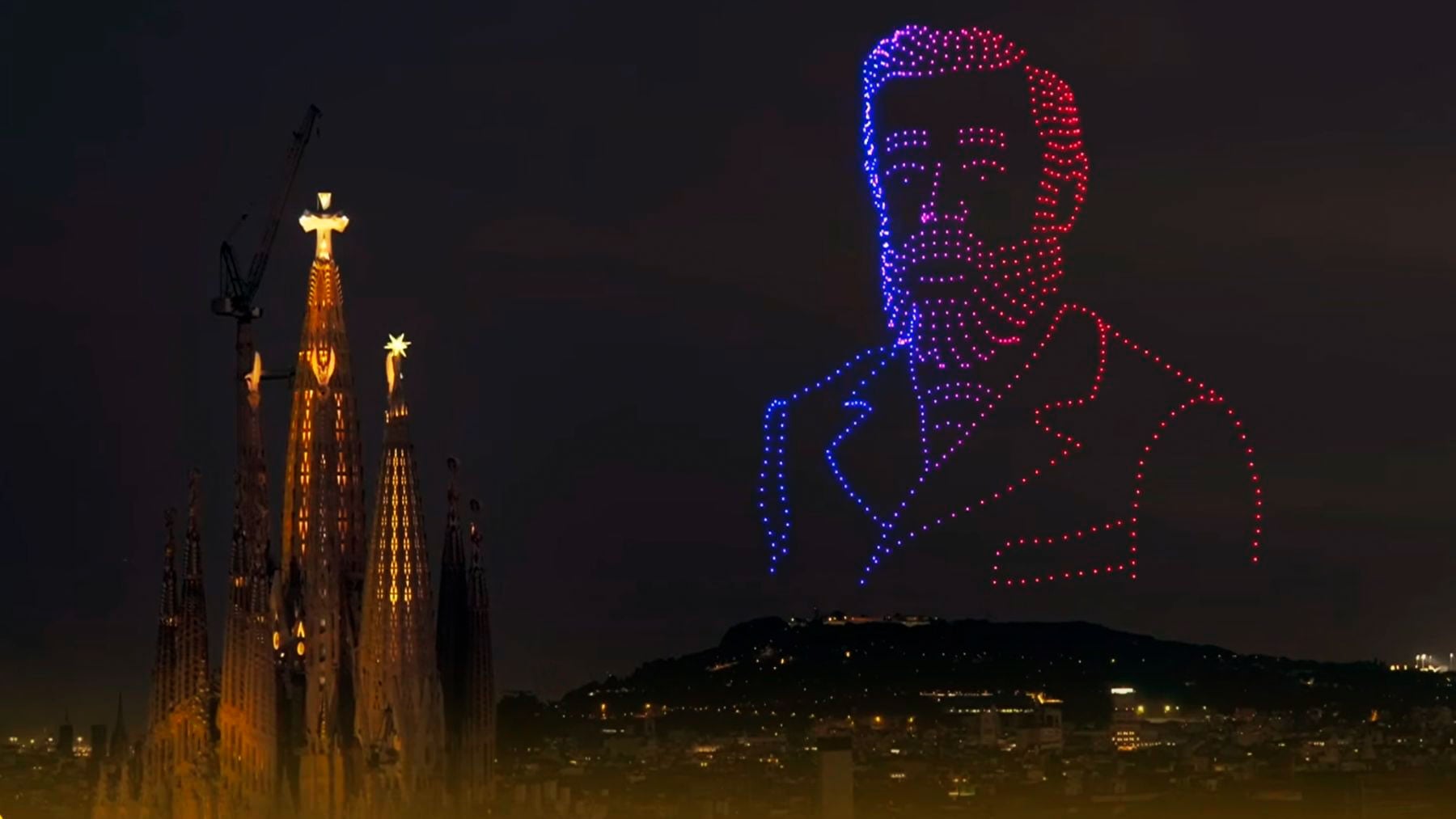 Apoteósico espectáculo en la Sagrada Familia tras bendecir e