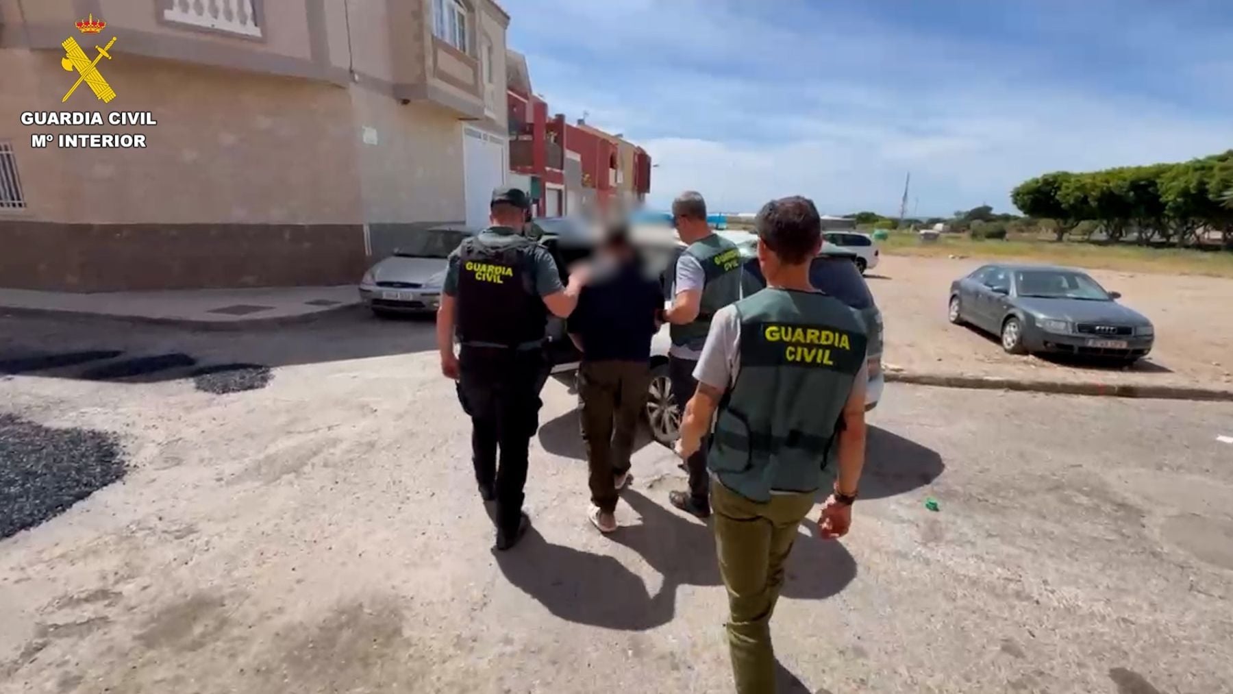 Cae una red que regularizaba inmigrantes en Almerí