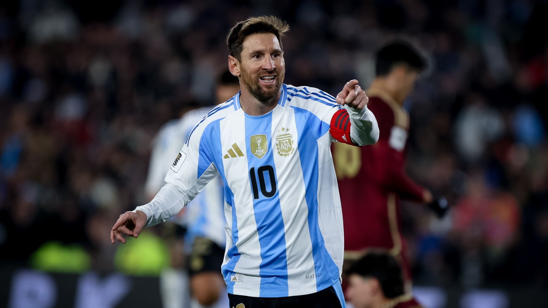 Messi impresiona antes del Mundial y supera un réc