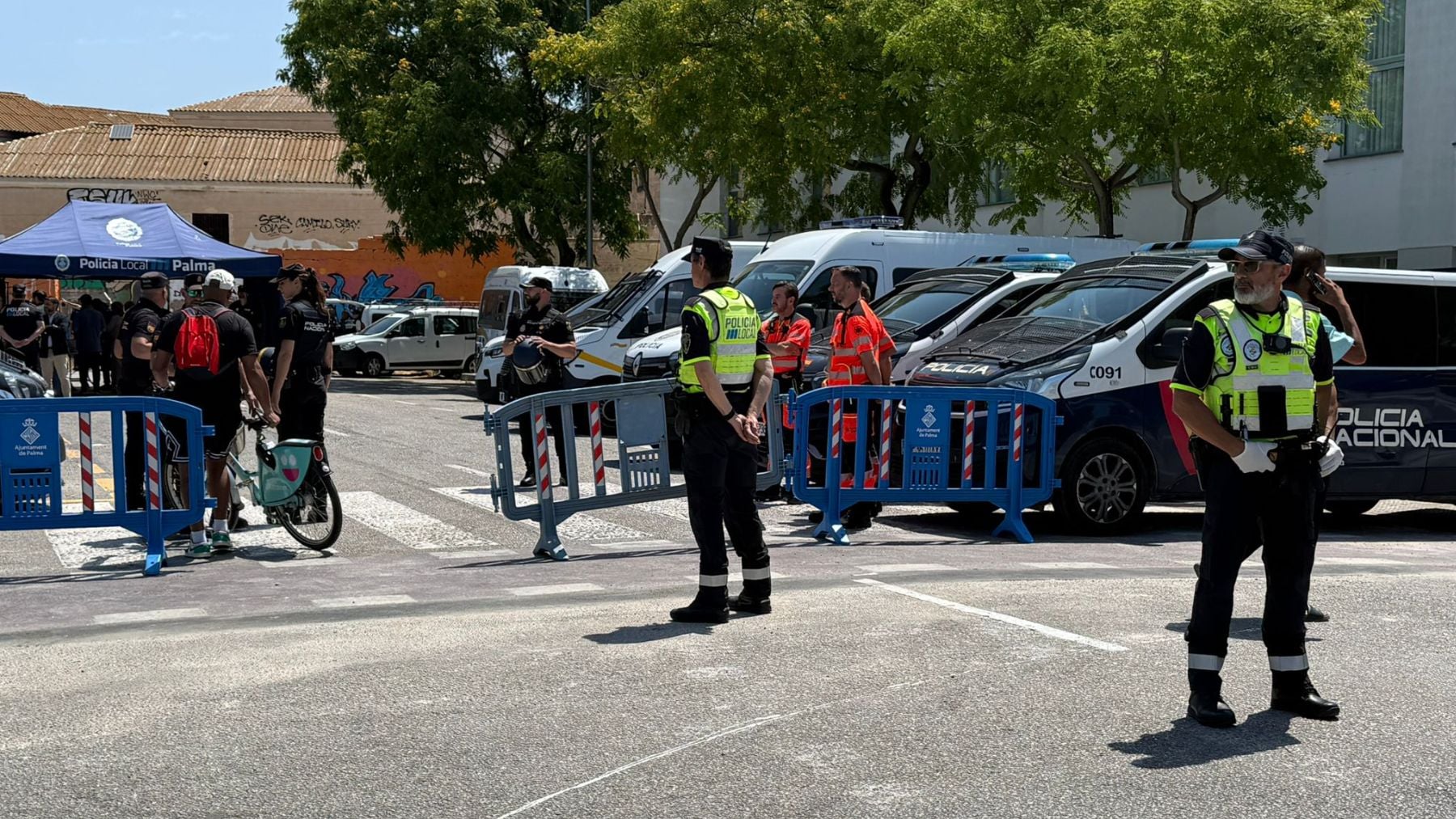 La Policía inicia el desalojo forzoso de los 70 ok