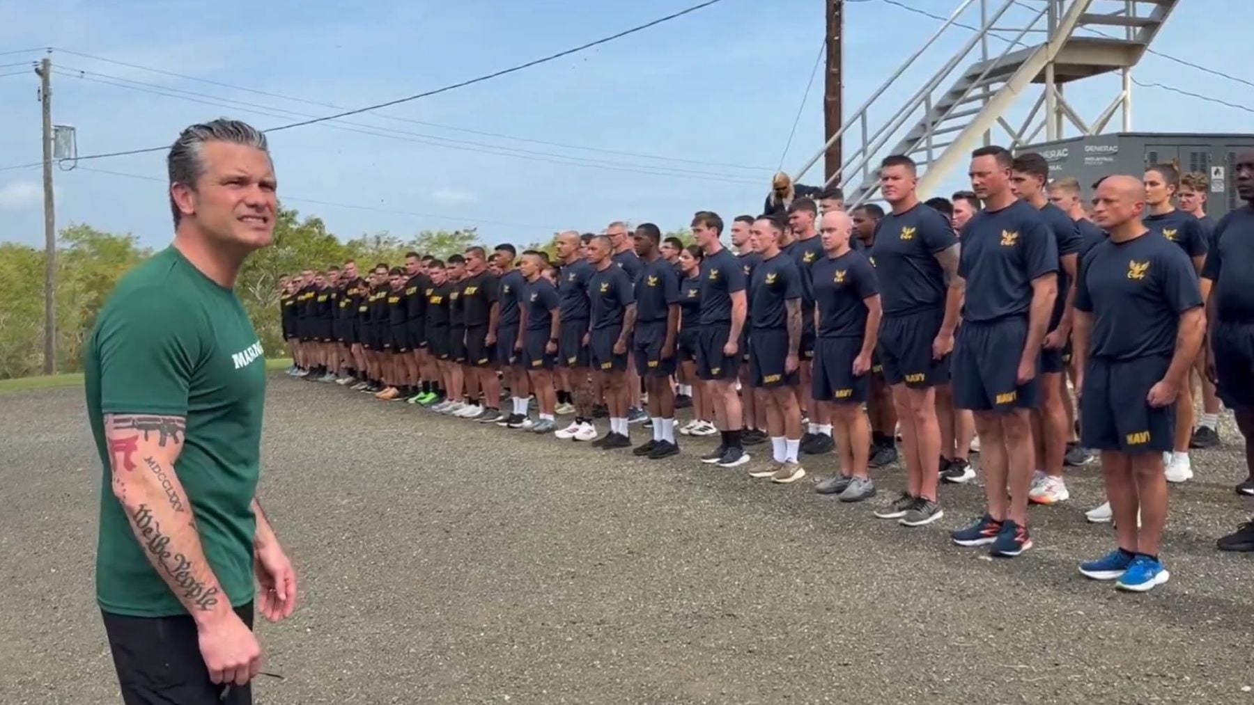 El jefe del Pentágono va a Guantánamo para desafiar al castrismo: Sería imprudente que Cuba obtenga armas