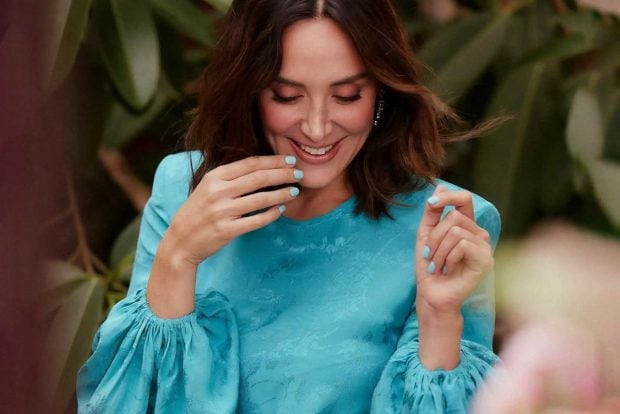  Tamara Falc&oacute;, u&ntilde;as, u&ntilde;as azules