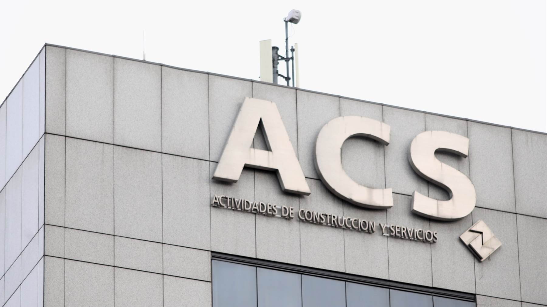 ACS se dispara más de un 5% en Bolsa tras ganar su
