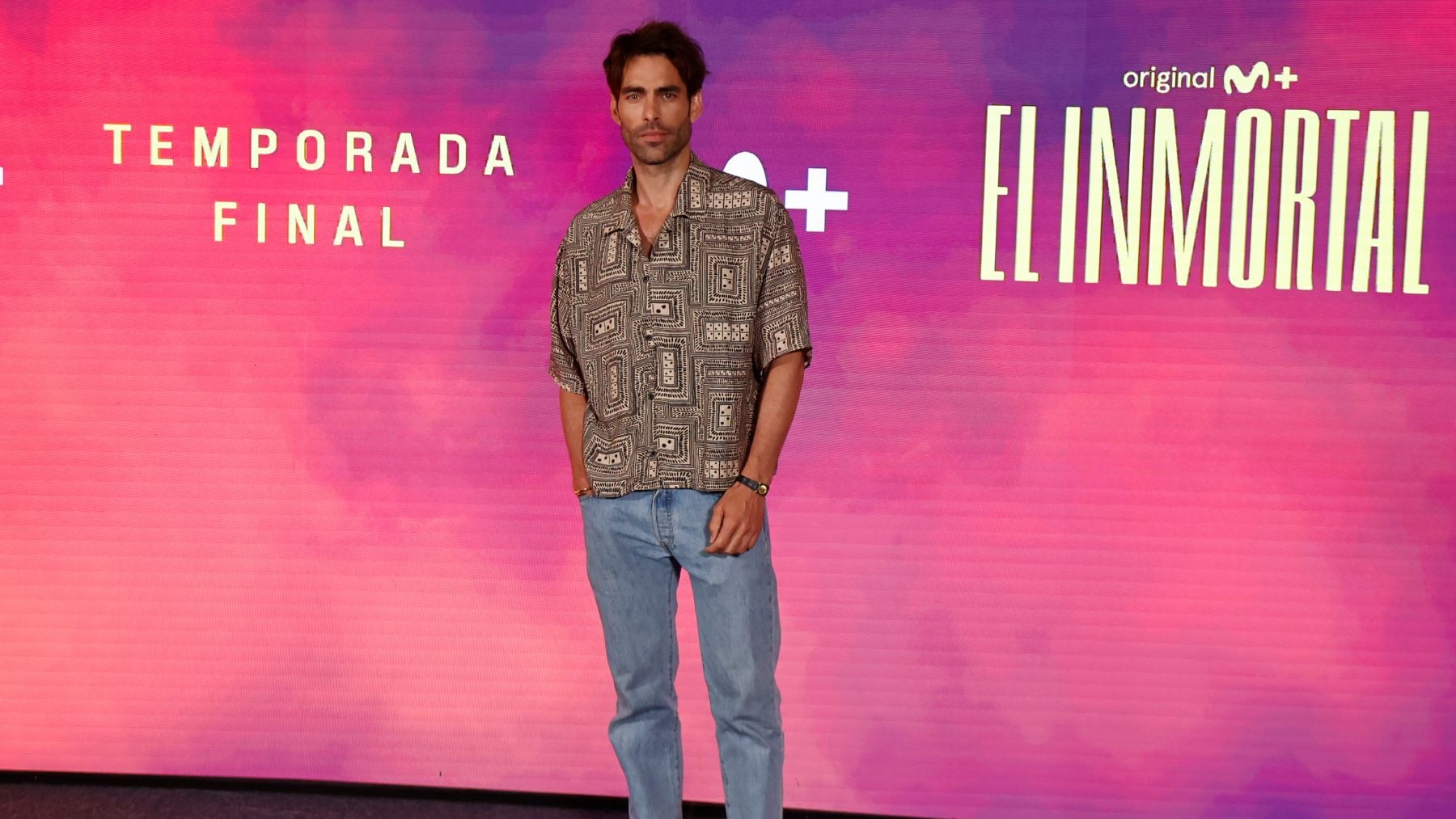 Imagen Jon Kortajarena en el photocall final de la serie ‘El inmortal’. Imagen de Europa Press.