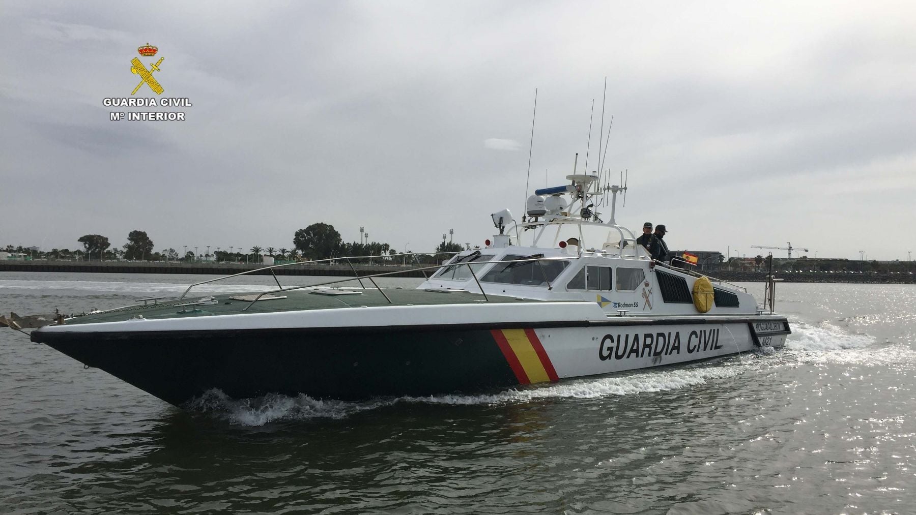 Los narcos abren fuego contra la Guardia Civil mientras intentaban descargar hachís en la ría de Punta Umbría (Huelva)