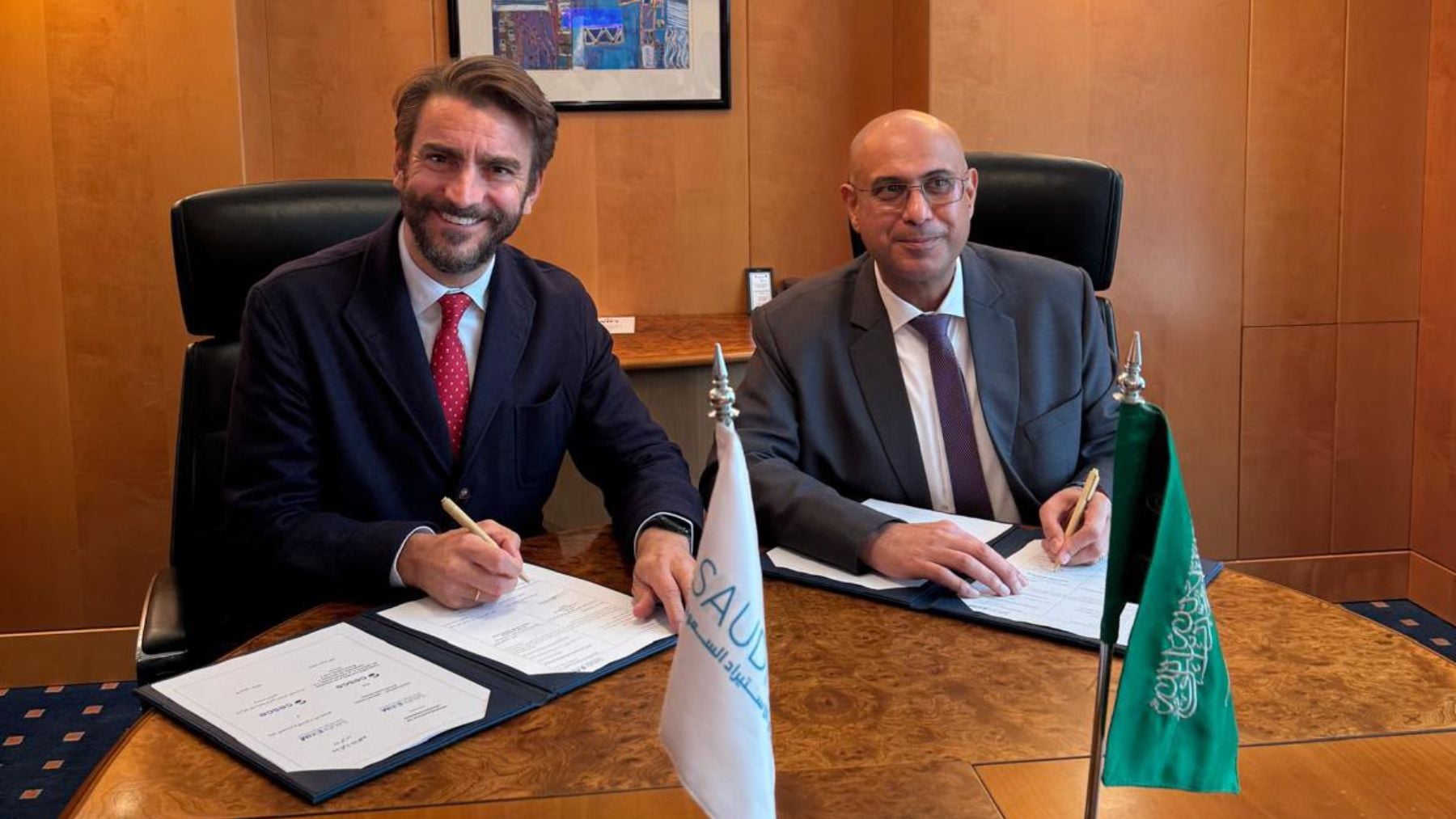 Cesce firma un acuerdo con Saudi EXIM Bank para po