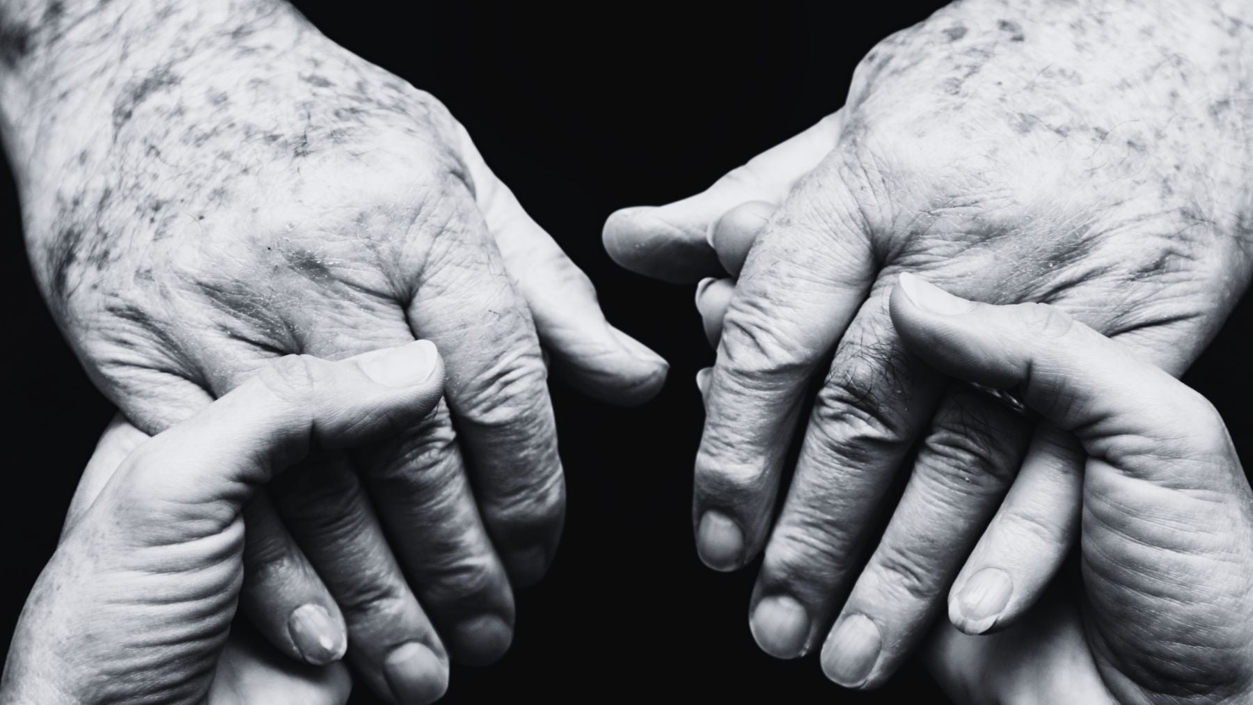 La psicología ha concluido que las personas nacidas entre 1960 y 1970 desarrollaron 8 habilidades muy útiles que hoy en día están prácticamente desaparecidas