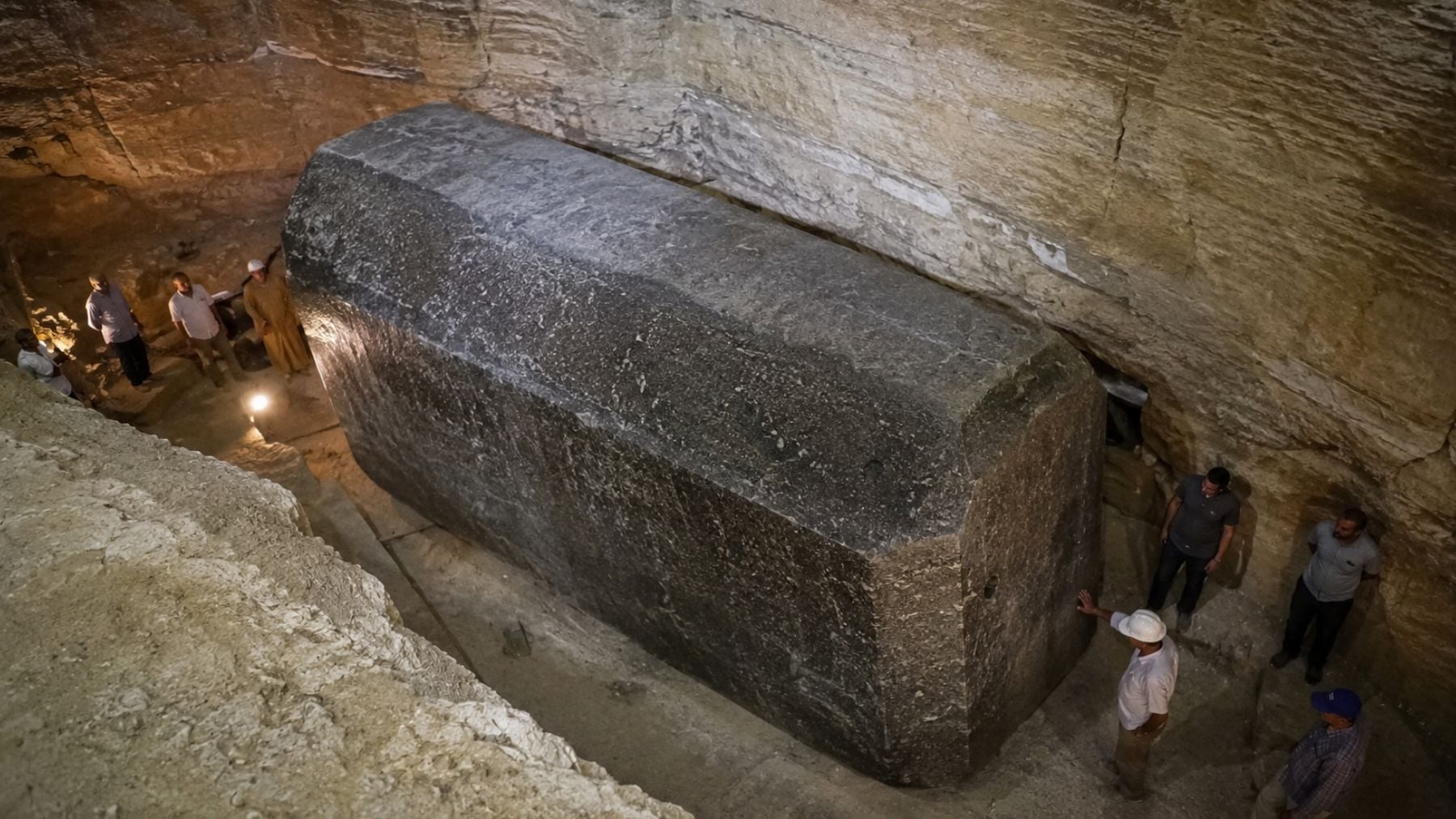 Bombazo arqueológico: hallan bajo tierra sarcófagos 60 toneladas que redefinen el transporte subterráneo en el Antiguo Egipto