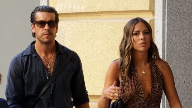 Mario Casas y Melyssa Pinto. (Foto: Europa Press)