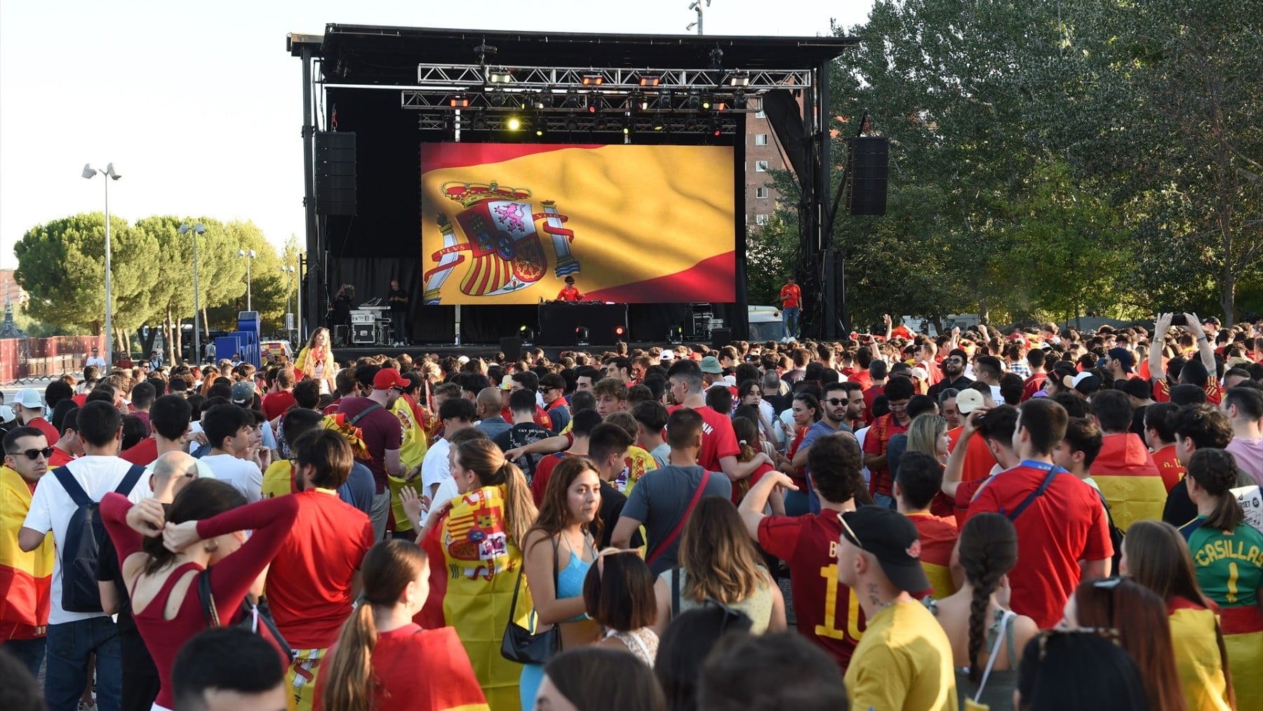 ‘Barcelona con la Selección’ exige al socialista Collboni qu