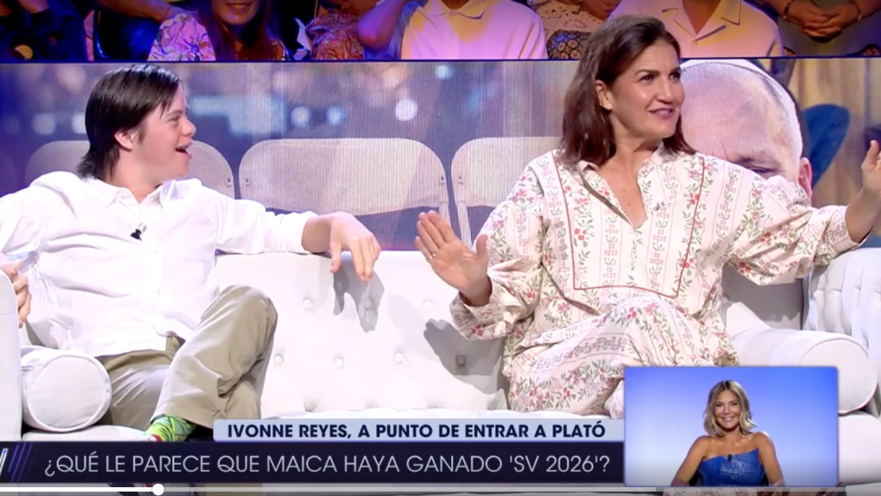 Samantha Vallejo-Nájera y su hijo en ‘¡De viernes!’ (Telecinco).