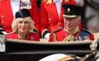 Camilla Parker Bowles y Carlos III en el desfile Tropping the Colours