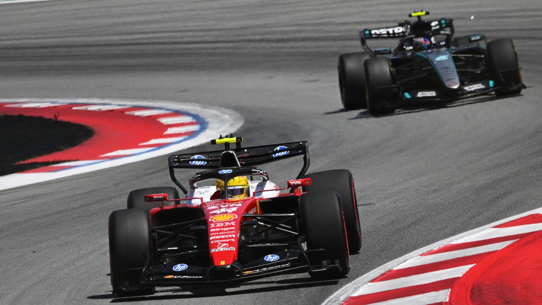 Hamilton se estrena con Ferrari
