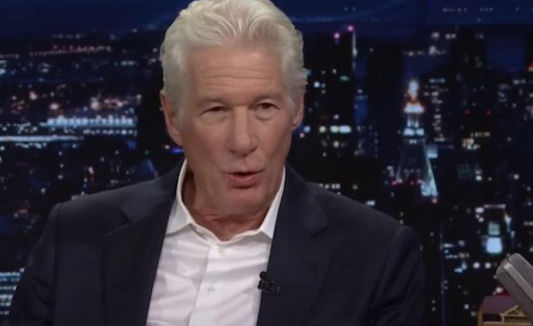 Richard Gere en un programa de televisión. (Foto: YouTube)