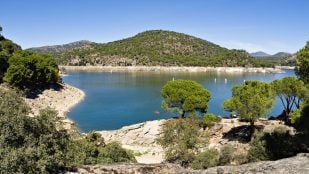 En el embalse de San Juan se encuentran dos de las cinco playas fluviales de Madrid.