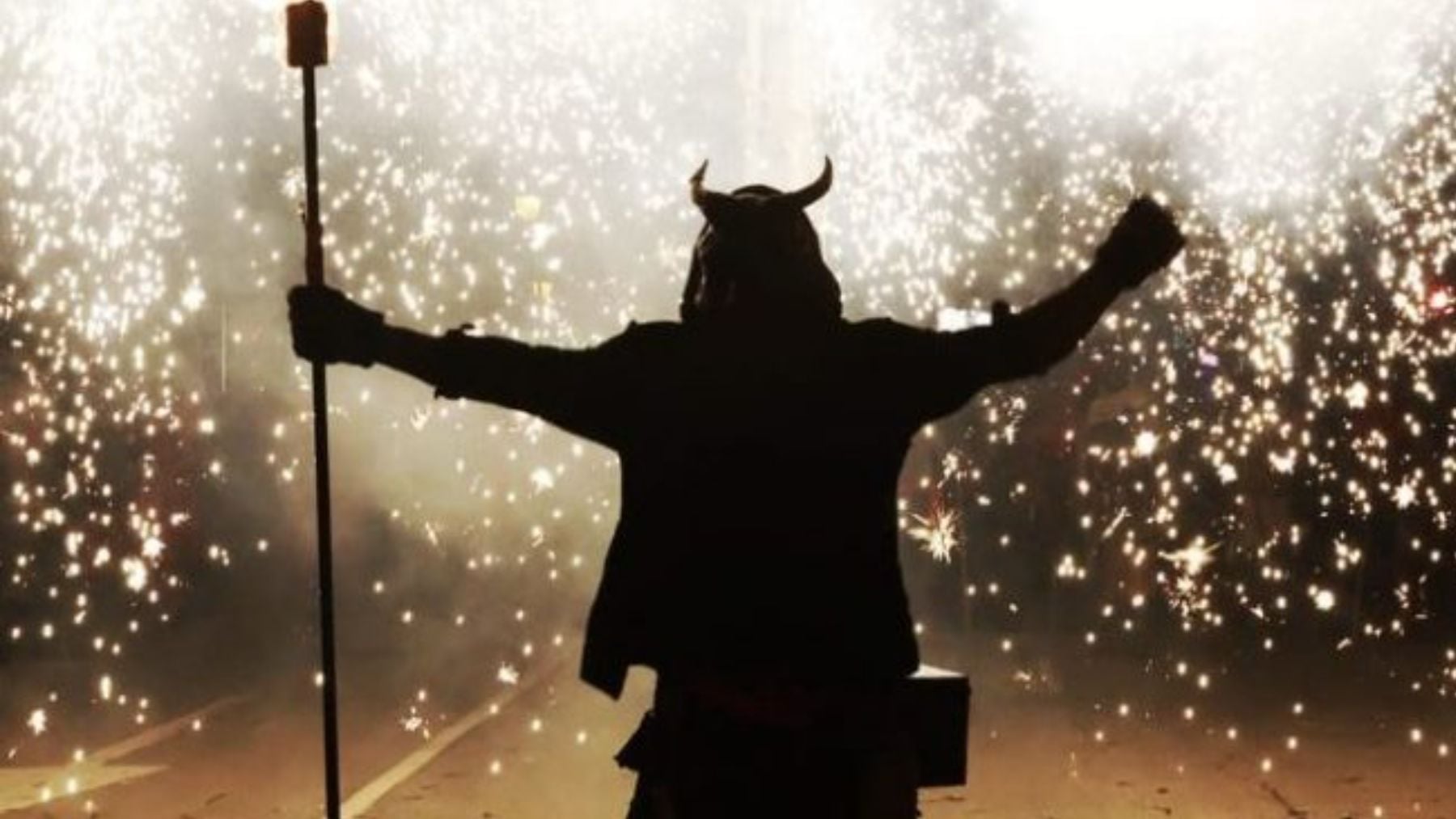 Correfoc, dimonis, música y mucha fiesta para la noche de la Revetla de Sant Joan de Palma