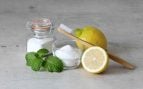 Blanqueamiento dental con bicarbonato: los riesgos clínicos de usar remedios caseros