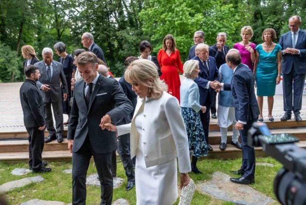 Emmanuel y Brigitte Macron en Francia. (Foto: Europa Press)