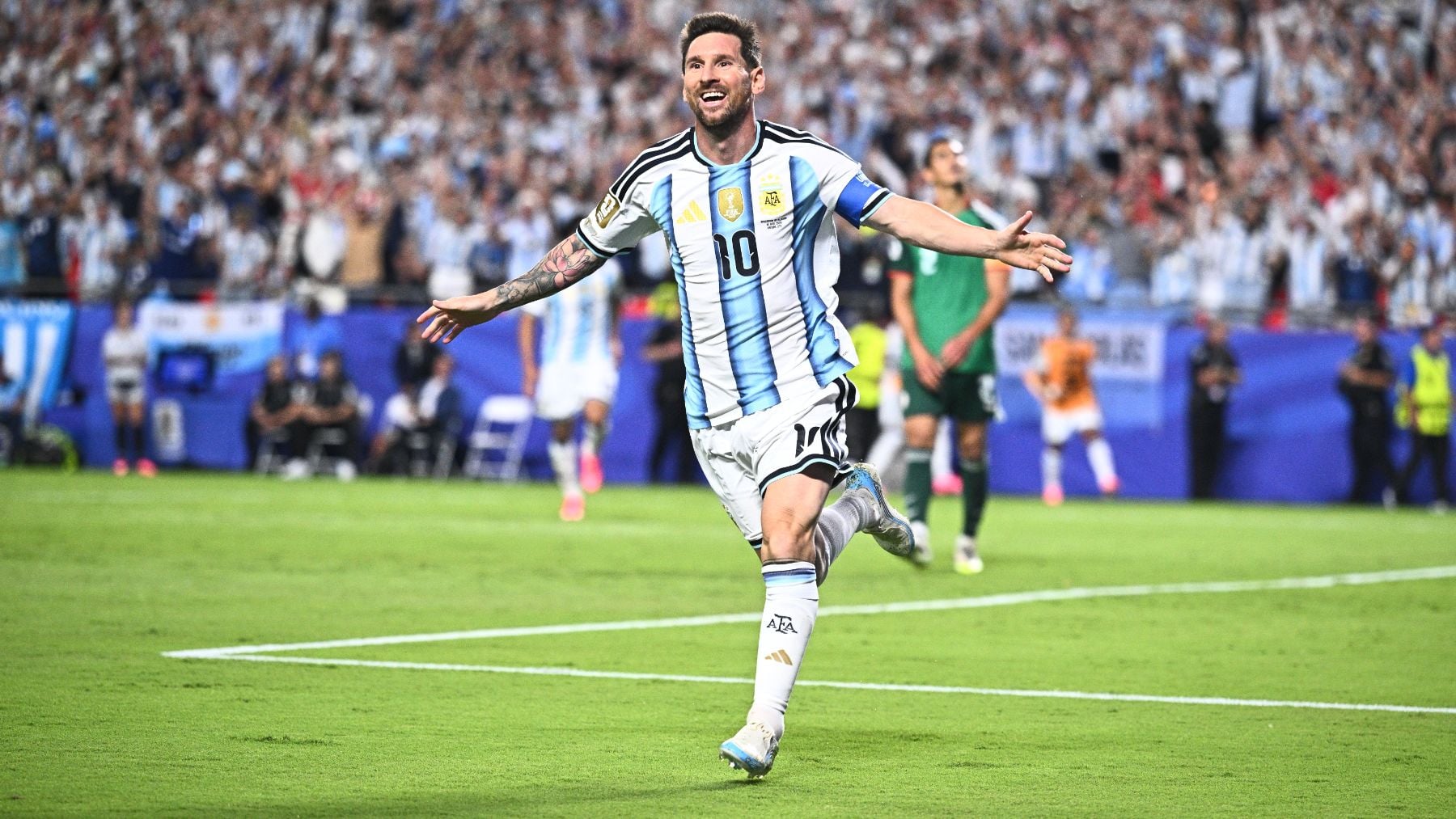 ¡Histórico Messi! Triplete goleador para estrenarse en su sexto Mundial en el trinfo de Argentina ante Argelia
