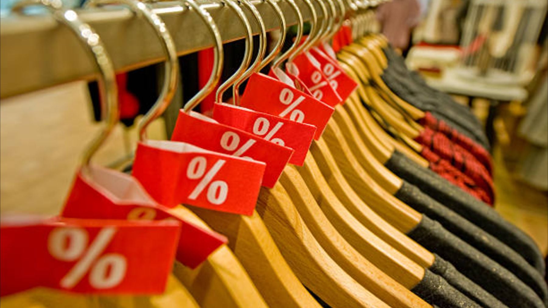 Ya es oficial: este día empiezan las rebajas de verano en Zara, Mango y Parfois en 2026