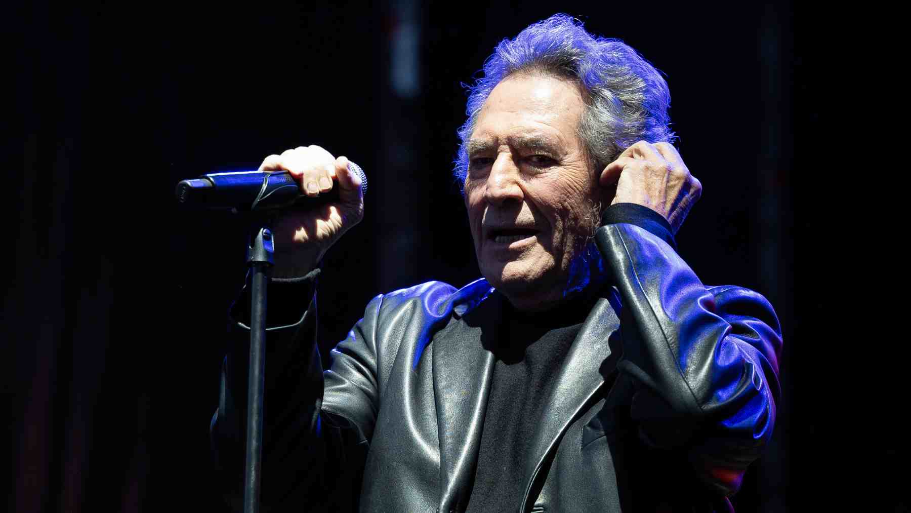 Miguel Ríos en uno de sus conciertos. (Foto: Europa Press)