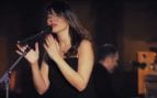 Irán sigue siendo Irán: condena a 74 latigazos a una artista por cantar sin velo y mostrando los hombros en YouTube