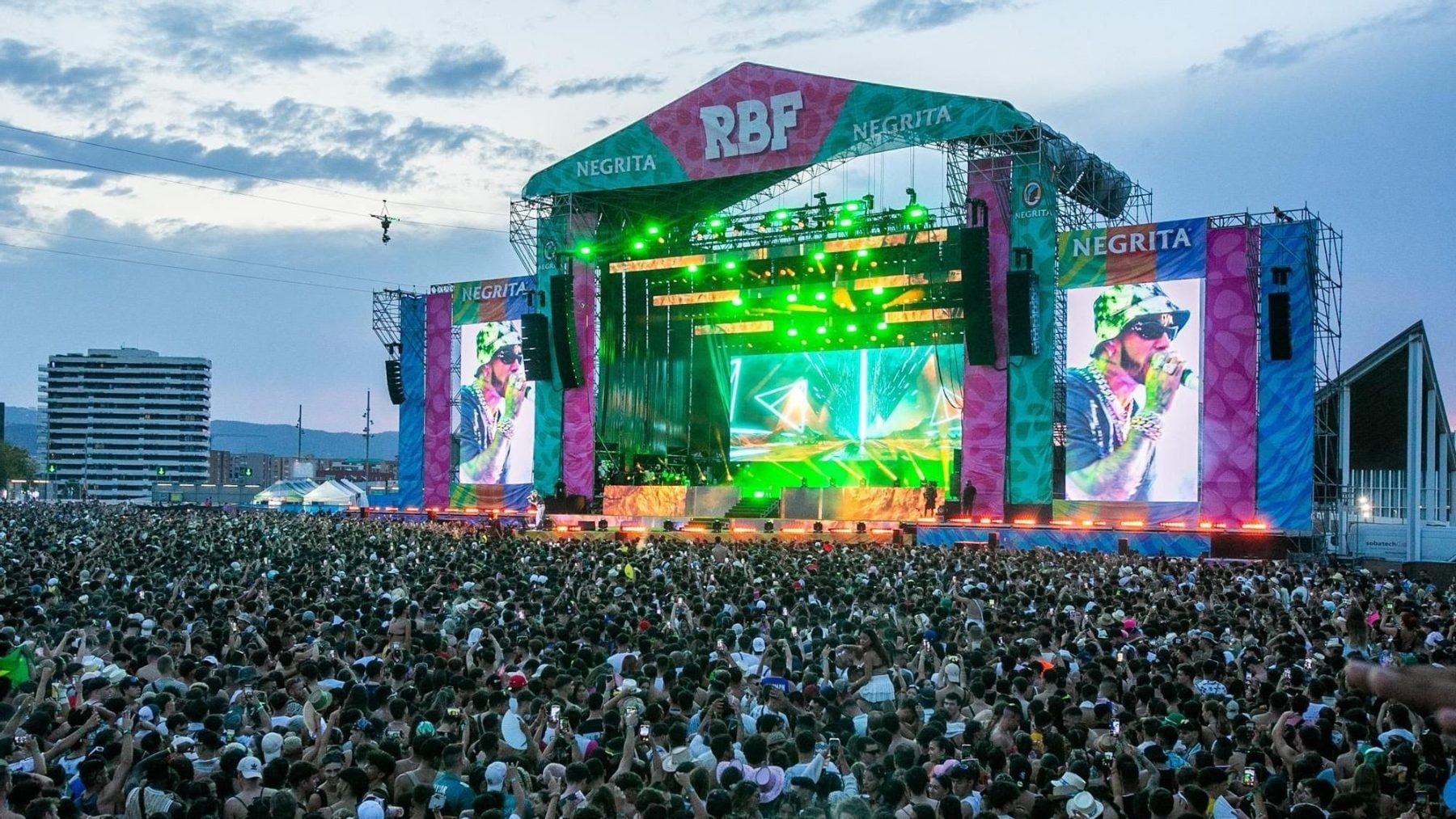 Reggaeton Beach Festival. (EP)