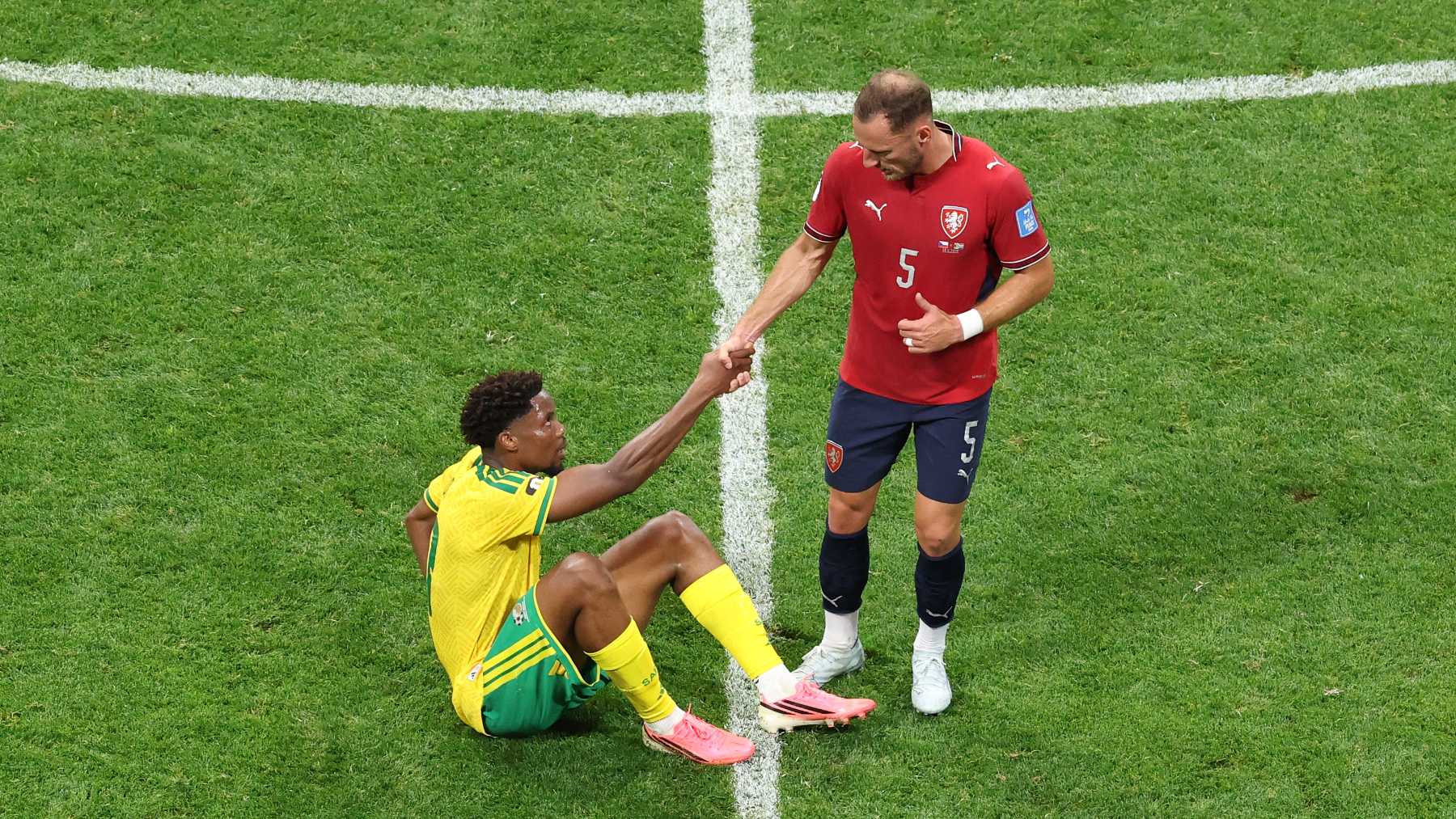 República Checa tiende la mano a Sudáfrica para jugársela ambas a vida o muerte en el Mundial
