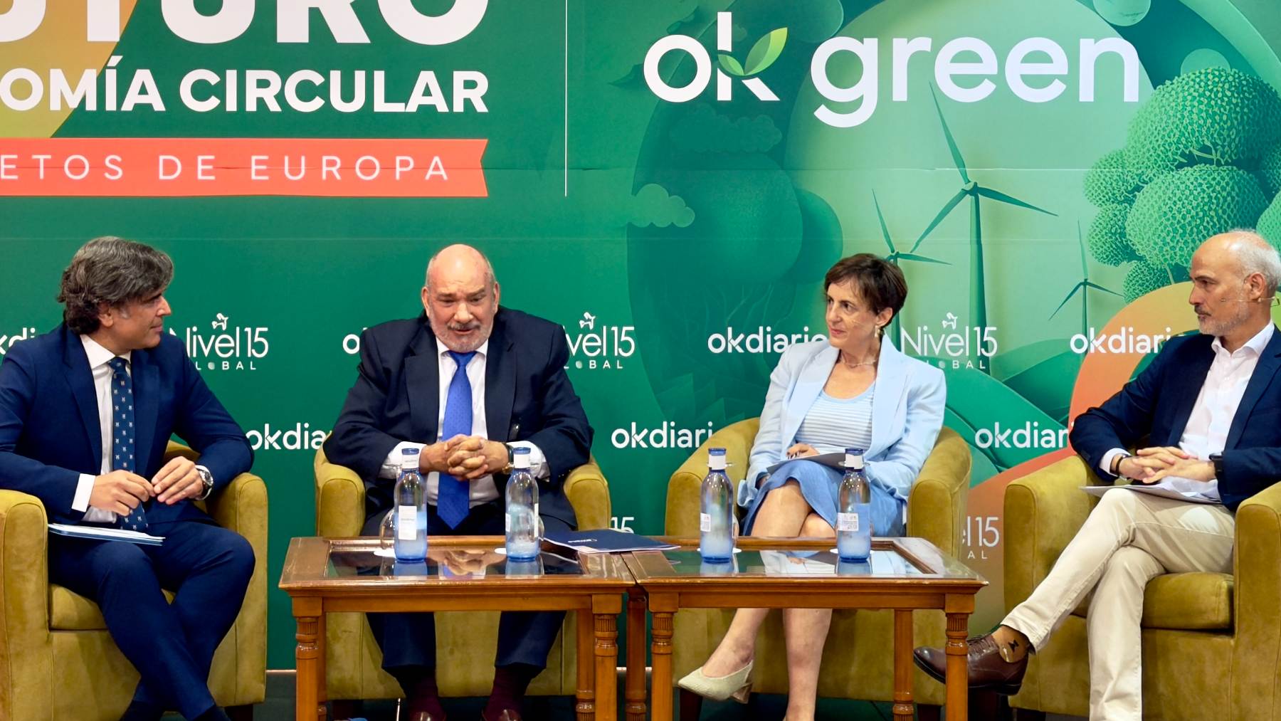 Una instantánea de la mesa «El futuro de la economía circular: marco regulatorio y objetivos 2030».