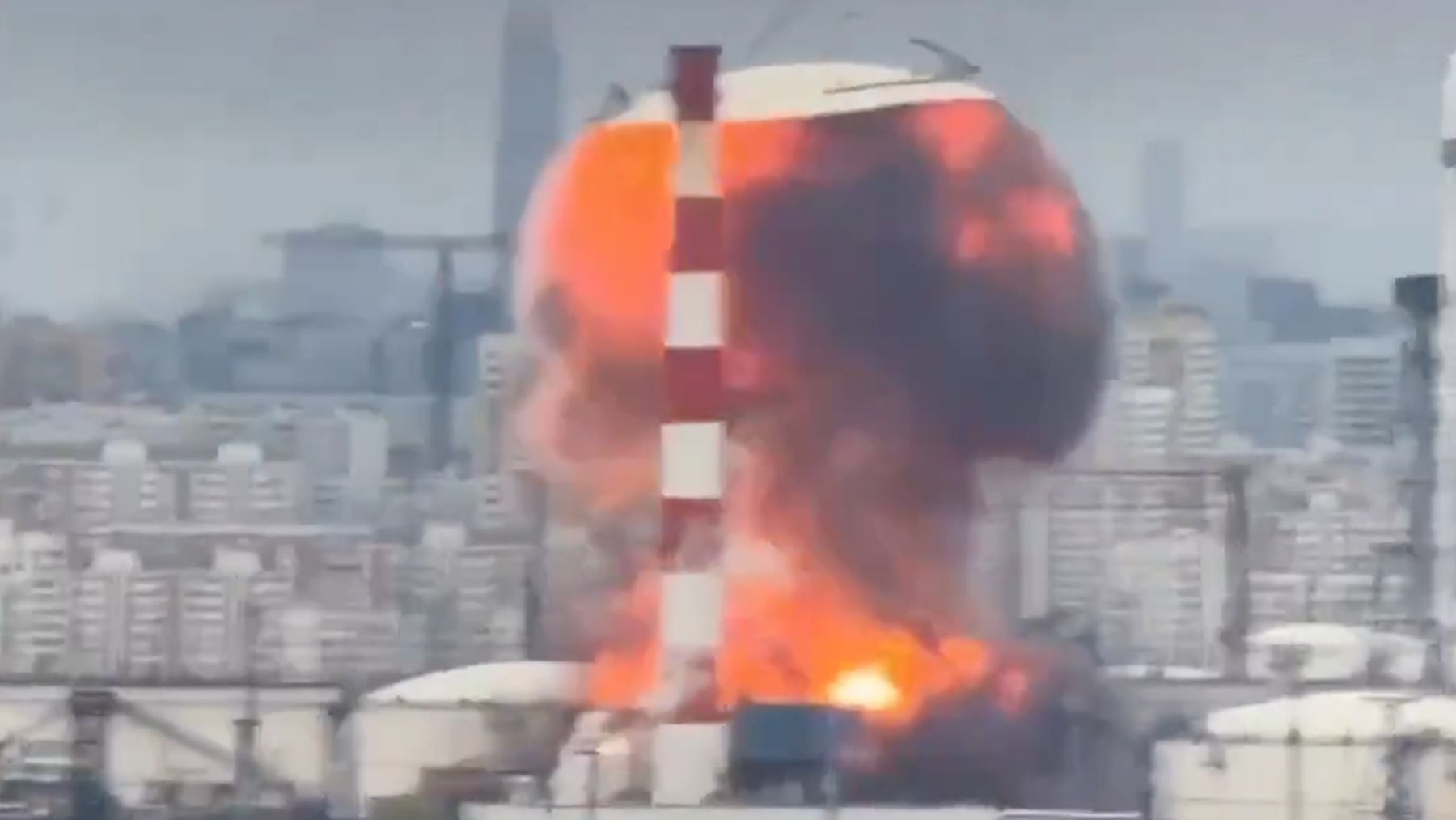 Rusia amenaza con bombardeos masivos constantes en Ucrania tras el mayor ataque con drones sobre Moscú
