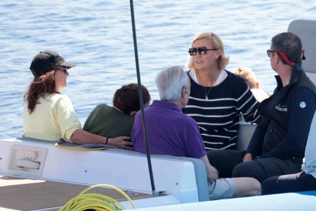 María Zurita junto a sus padres, la Infanta Margarita y Carlos Zurita. (Foto: Europa Press)