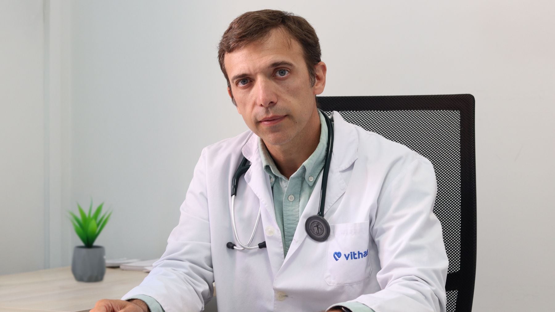 Dr. David Vivas: “Cuando la hidratación no es suficiente aparecen síntomas como debilidad o mareos”