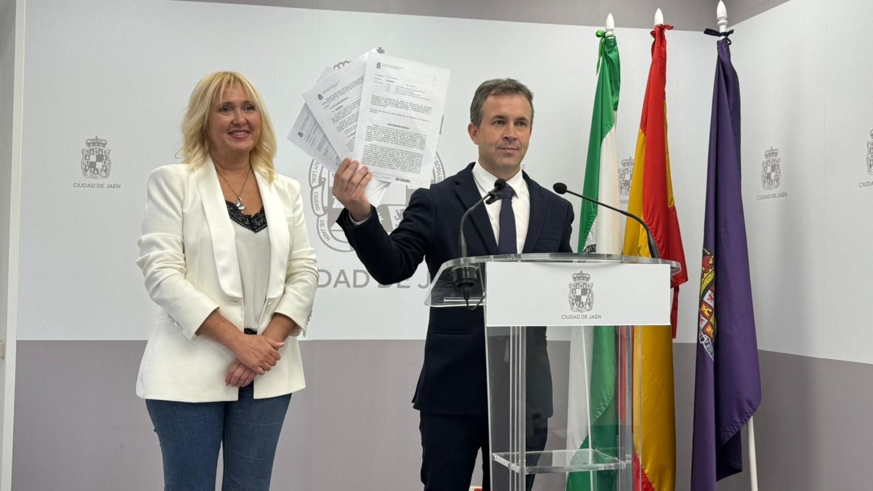 El socio de gobierno del alcalde socialista de Jaén exige que aclare si hubo reunión con Leire y de qué se habló