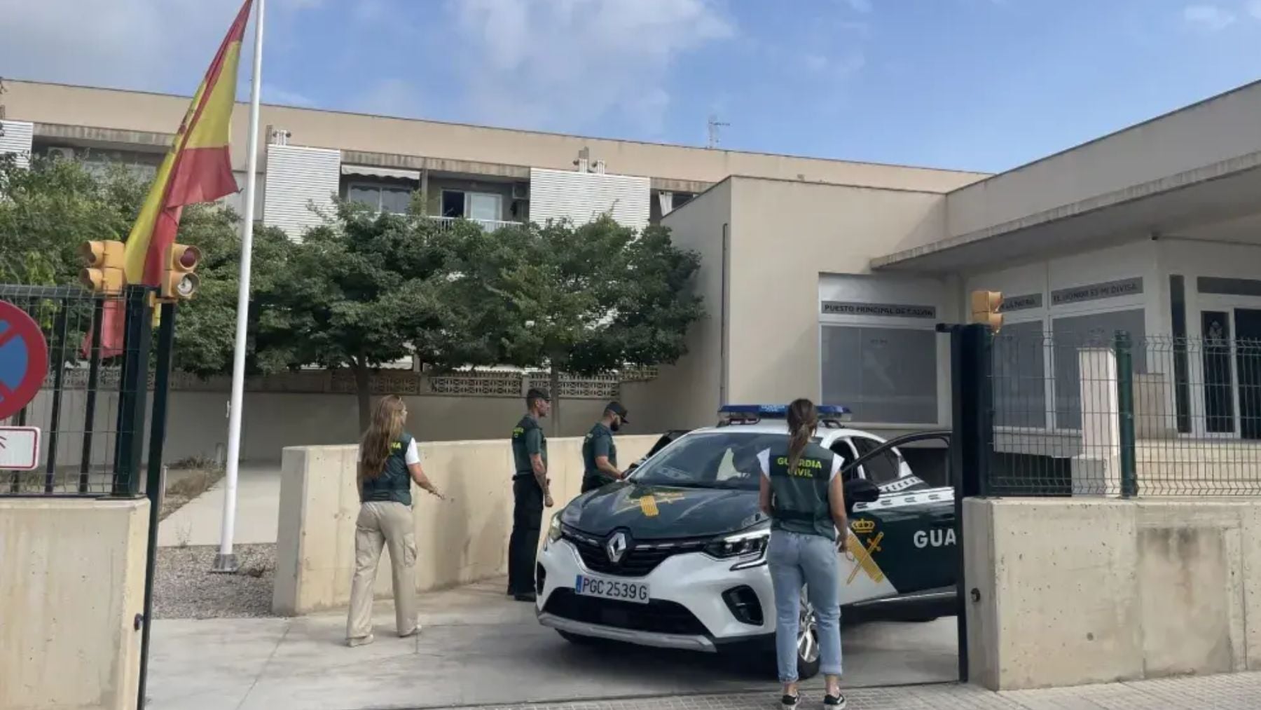 Agentes de la Guardia Civil en el cuartel de Calvià, en Mallorca.
