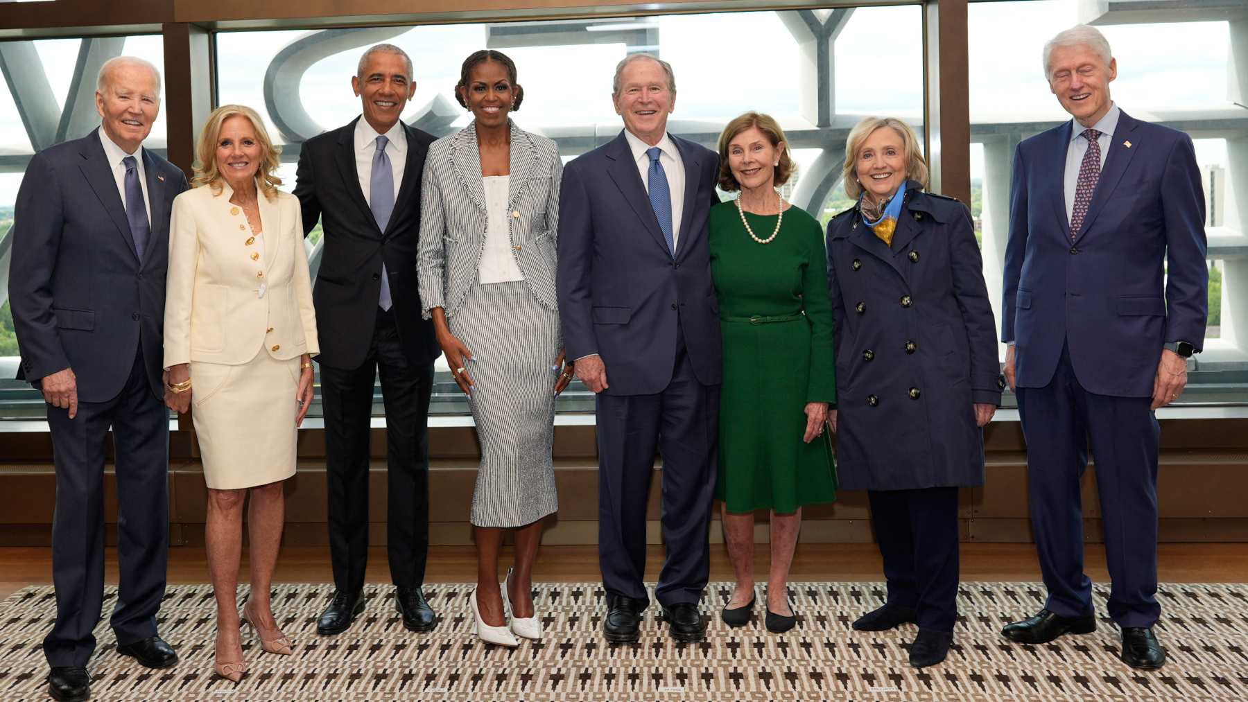 Joe y Jill Biden, Barack y Michelle Obama George y Laura Bush, Bill y Hillary Clinton(Foto: EFE)