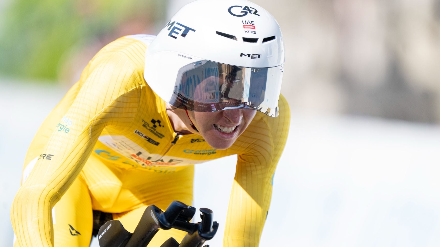 Pogacar revienta el cronómetro en la Vuelta a Suiza y bate a Van der Poel ¡¡por tres décimas!!