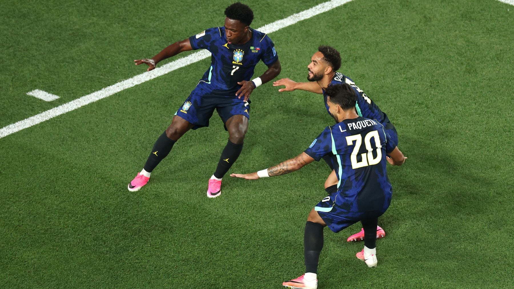 Brasil golea y elimina a Haití al ritmo de Vinicius