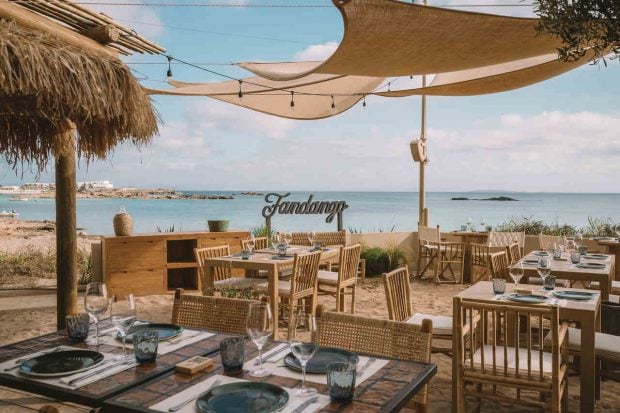 beach club de la temporada mediterraneo