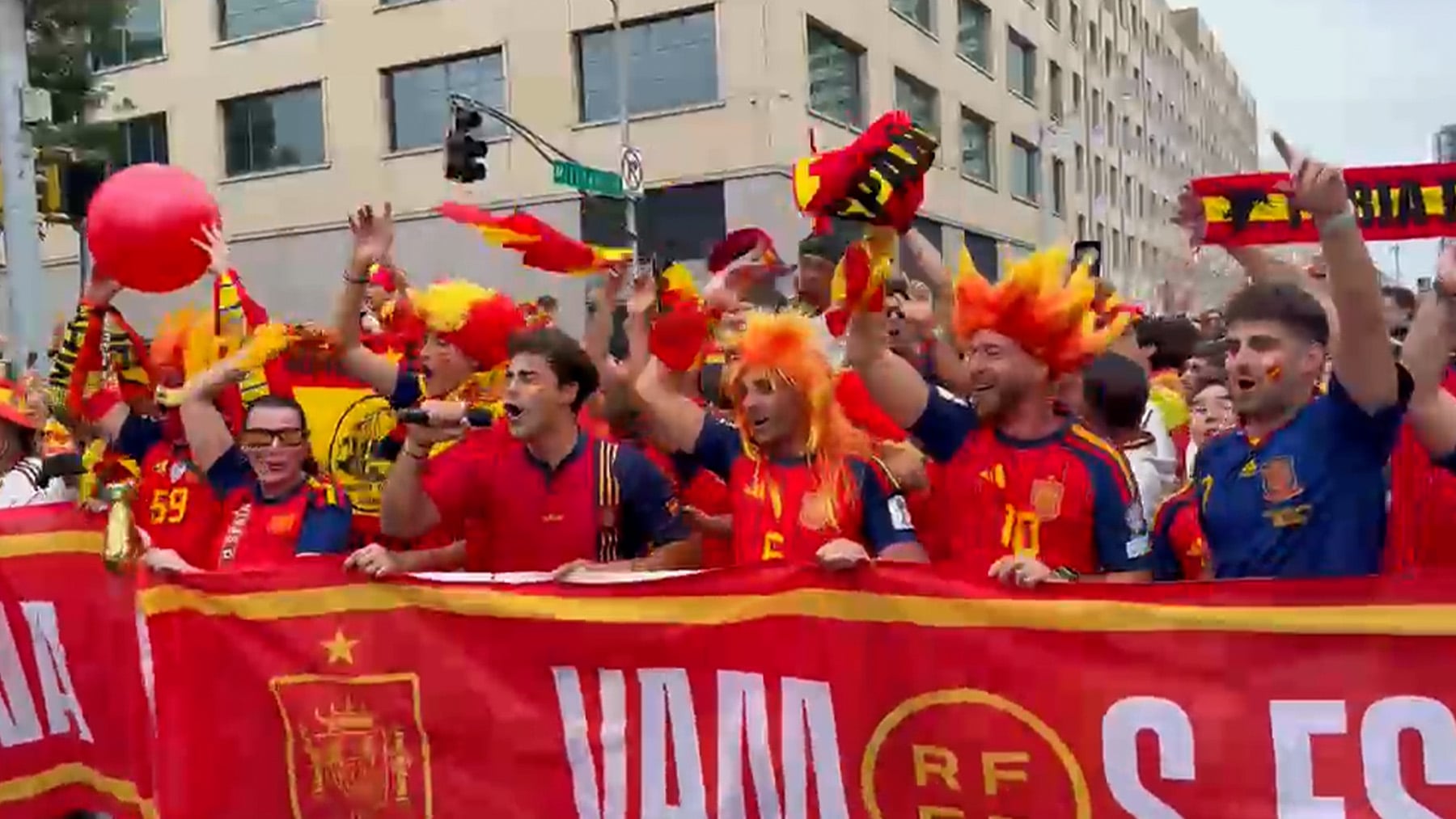 La afición de España no se olvida de las buenas costumbres en Atlanta: Gibraltar es español