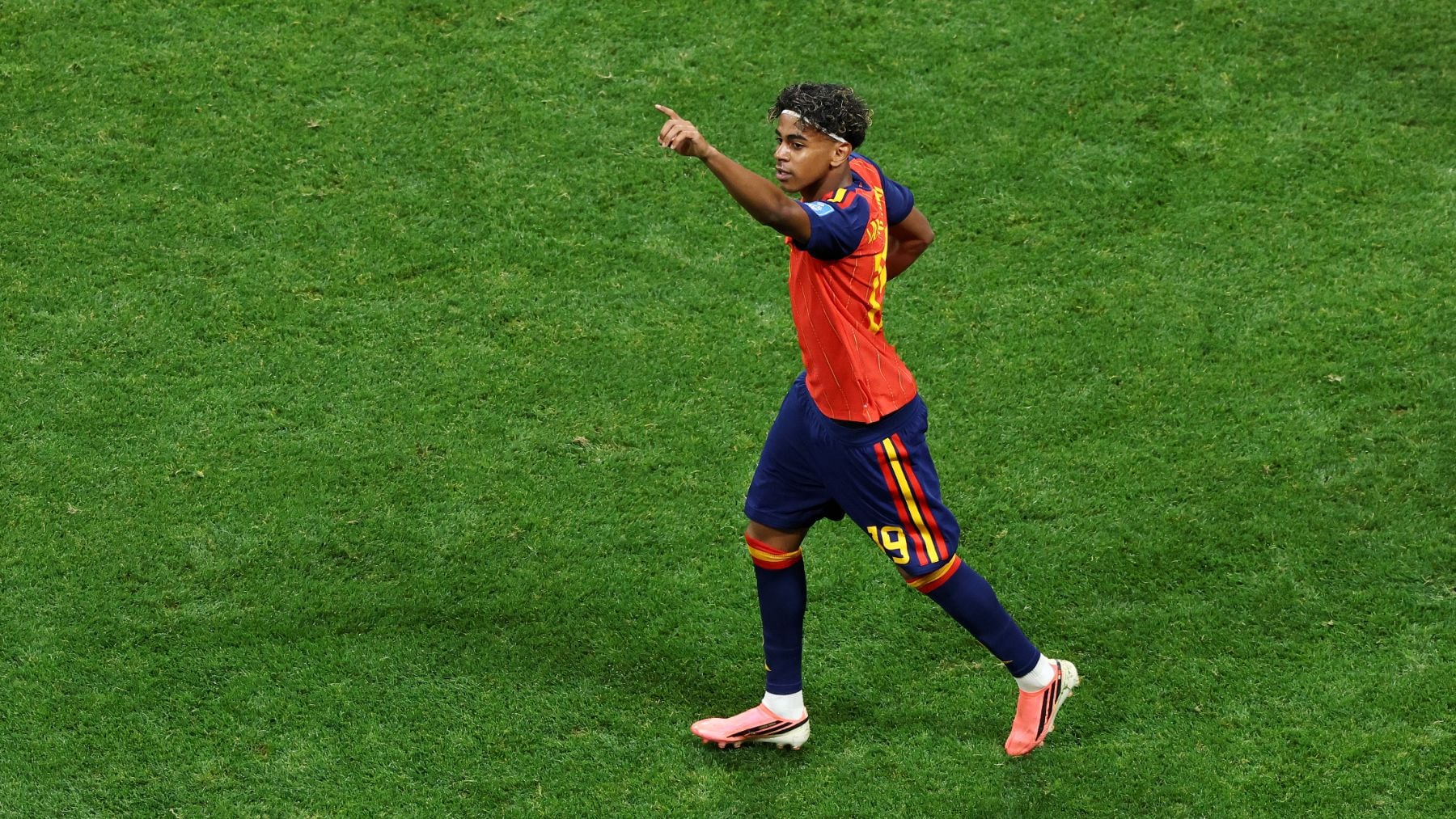 Por esto es titular: Lamine Yamal marca el primer gol de España en el Mundial contra Arabia Saudí