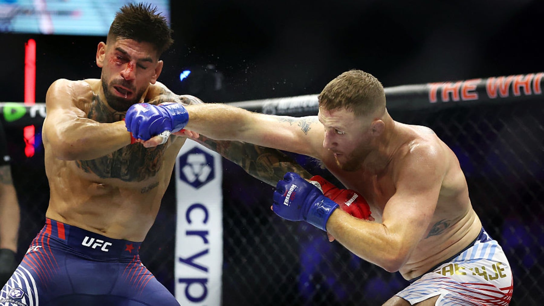 Gaethje niega haber hecho trampas contra Topuria: La gente dice que tenía ladrillos en mis guantes