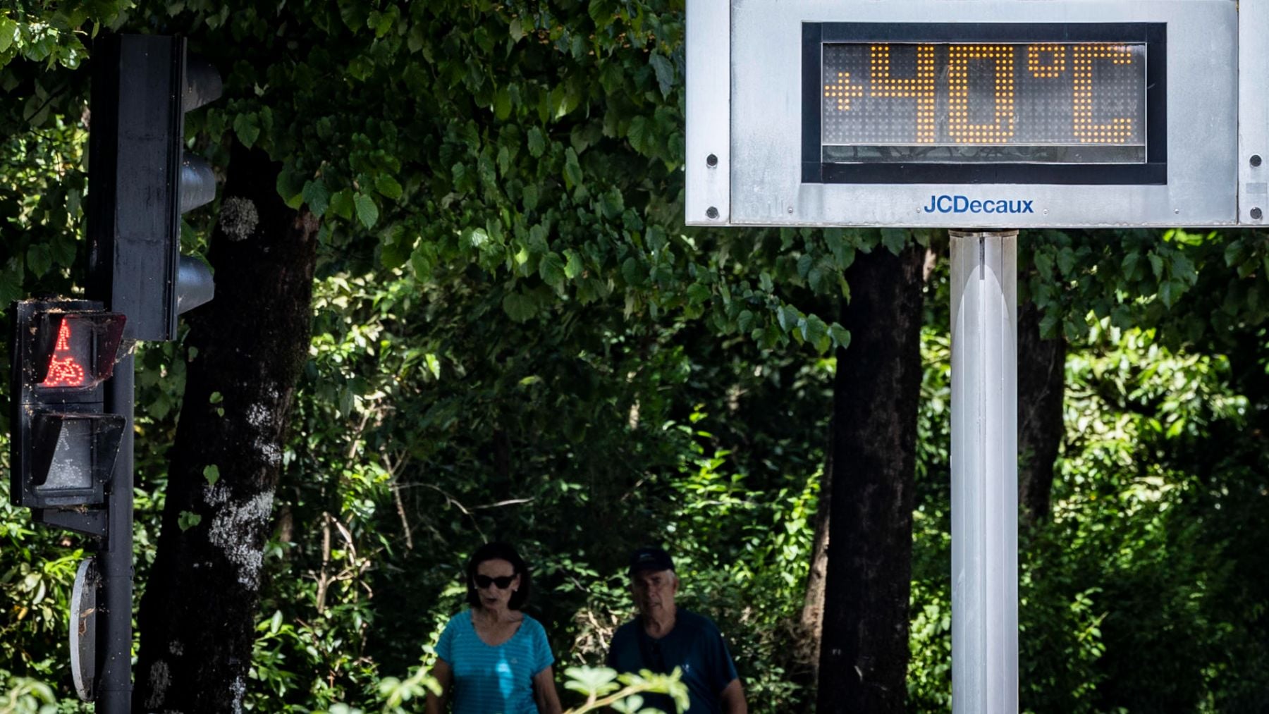 Mueren dos menores de 2 y 4 años al quedarse atrapados en un coche en plena ola de calor en Francia