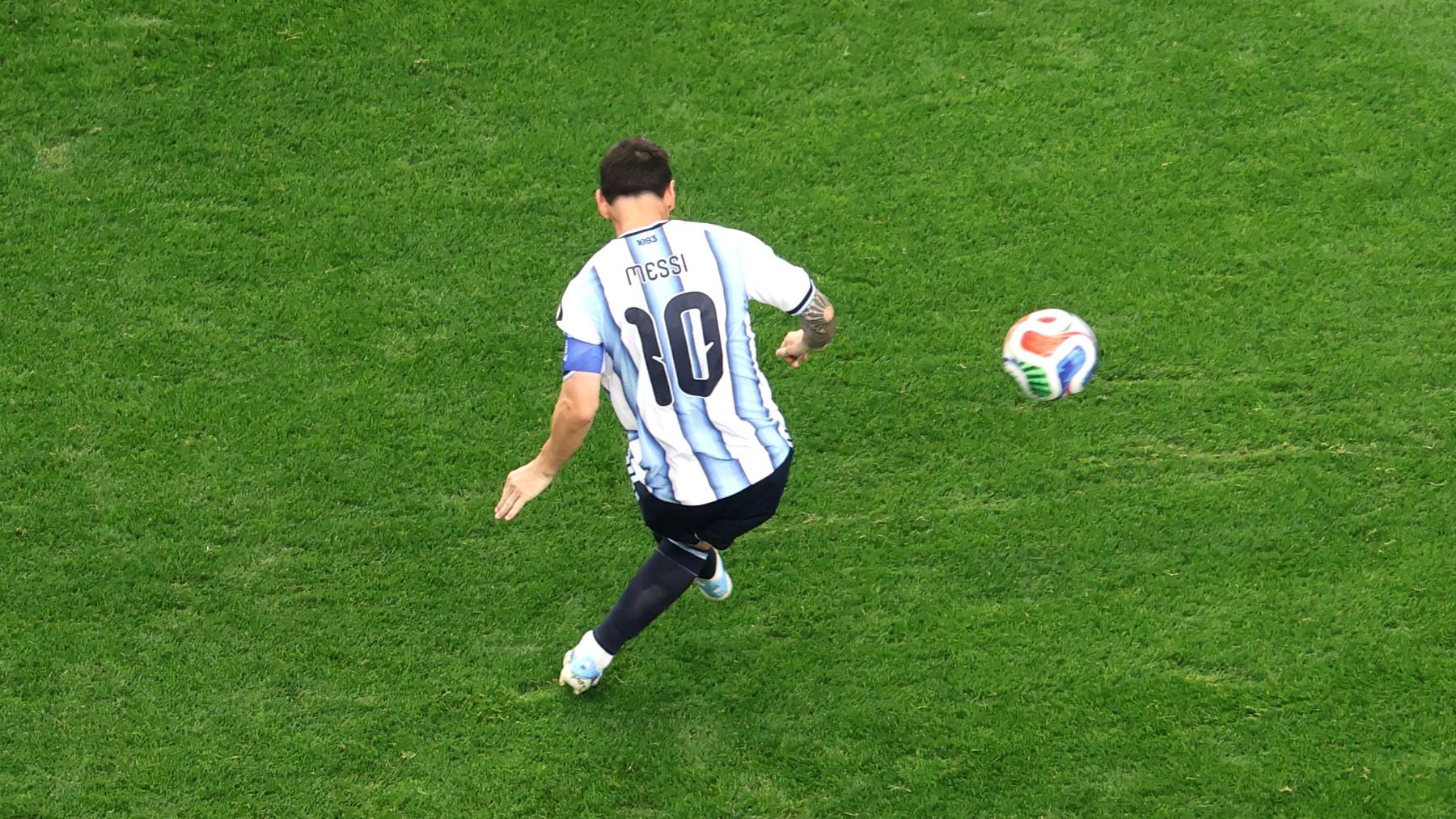 Un Messi de récord se quita la etiqueta de los penaltis