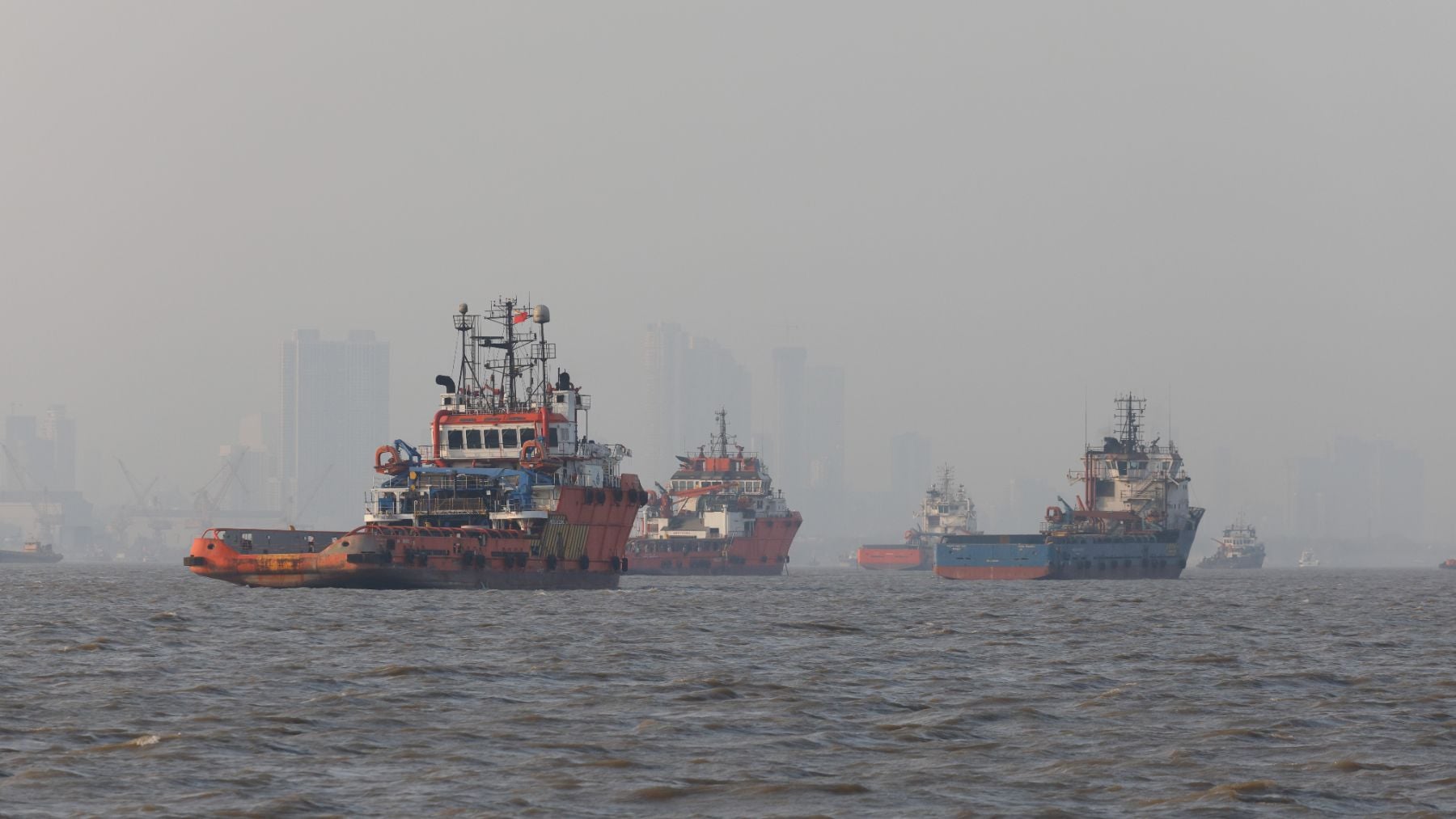 EEUU autoriza la venta de petróleo iraní durante dos meses tras los avances en las negociaciones de paz