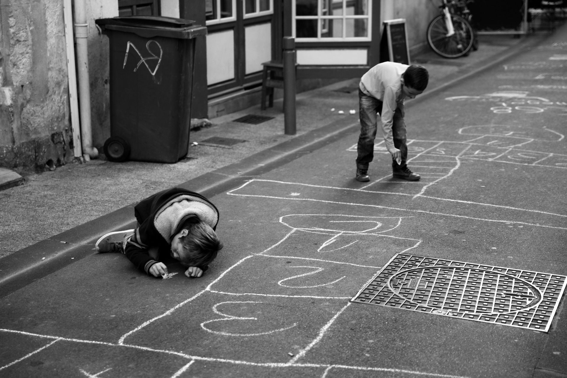 La psicología dice que las personas que nacieron entre 1950 y 1970 toleran mejor la espera porque tuvieron que convivir con la incertidumbre