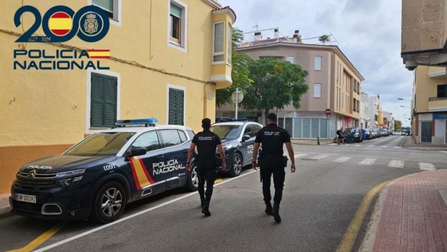 Un grupo de matones secuestra a un joven en Menorca y lo mete a la fuerza en su coche: Cómo digas algo, morirás tú y tus amigos