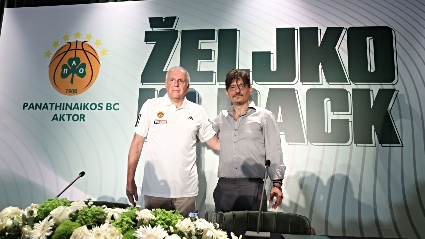 Obradovic llega al Panathinaikos y los aficionados le reciben ¡con