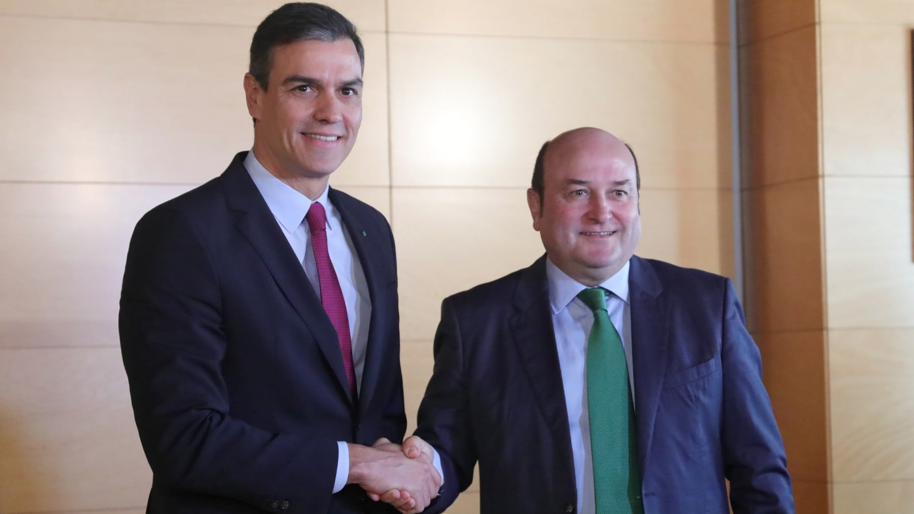 Ortuzar presumió de la labor transformadora de la política 10 días antes de reunirse con la cloaca