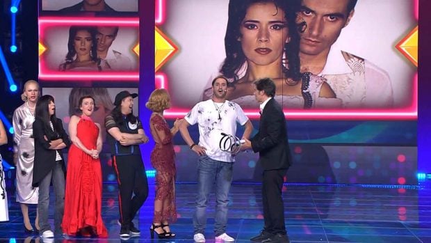 Jesul&iacute;n de Ubrique en Tu cara me suena junto a Manel Fuentes y sus compa&ntilde;eros de edici&oacute;n (Atresmedia).